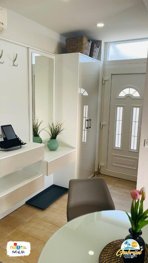 Gabrijel Apartments Makarska 1 外观 照片