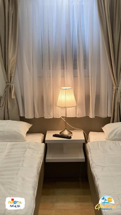 Gabrijel Apartments Makarska 1 外观 照片