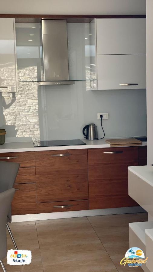Gabrijel Apartments Makarska 1 外观 照片