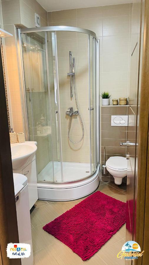 Gabrijel Apartments Makarska 1 外观 照片