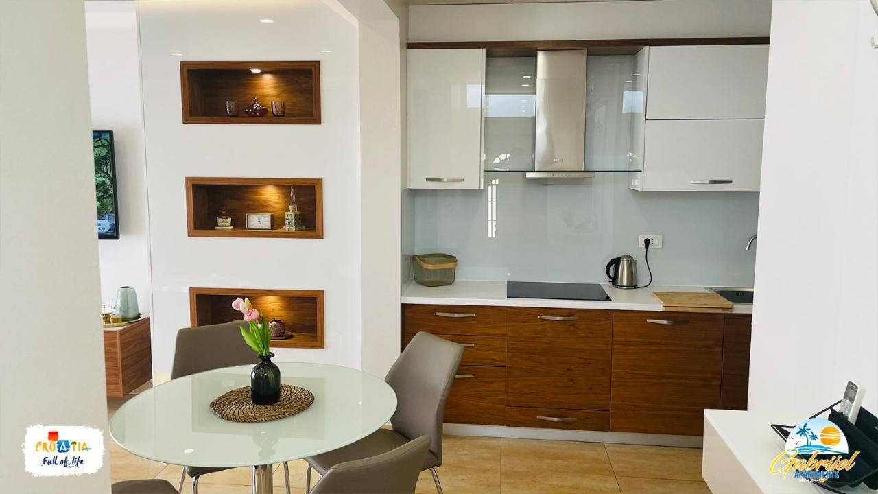 Gabrijel Apartments Makarska 1 外观 照片