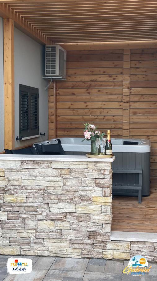 Gabrijel Apartments Makarska 1 外观 照片