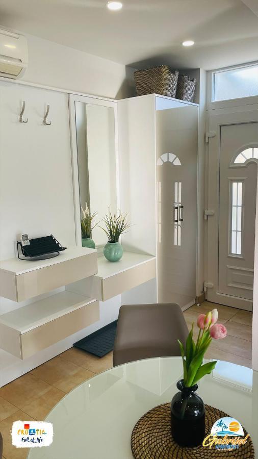 Gabrijel Apartments Makarska 1 外观 照片