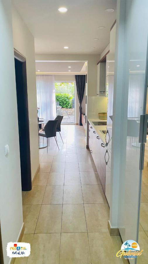 Gabrijel Apartments Makarska 1 外观 照片